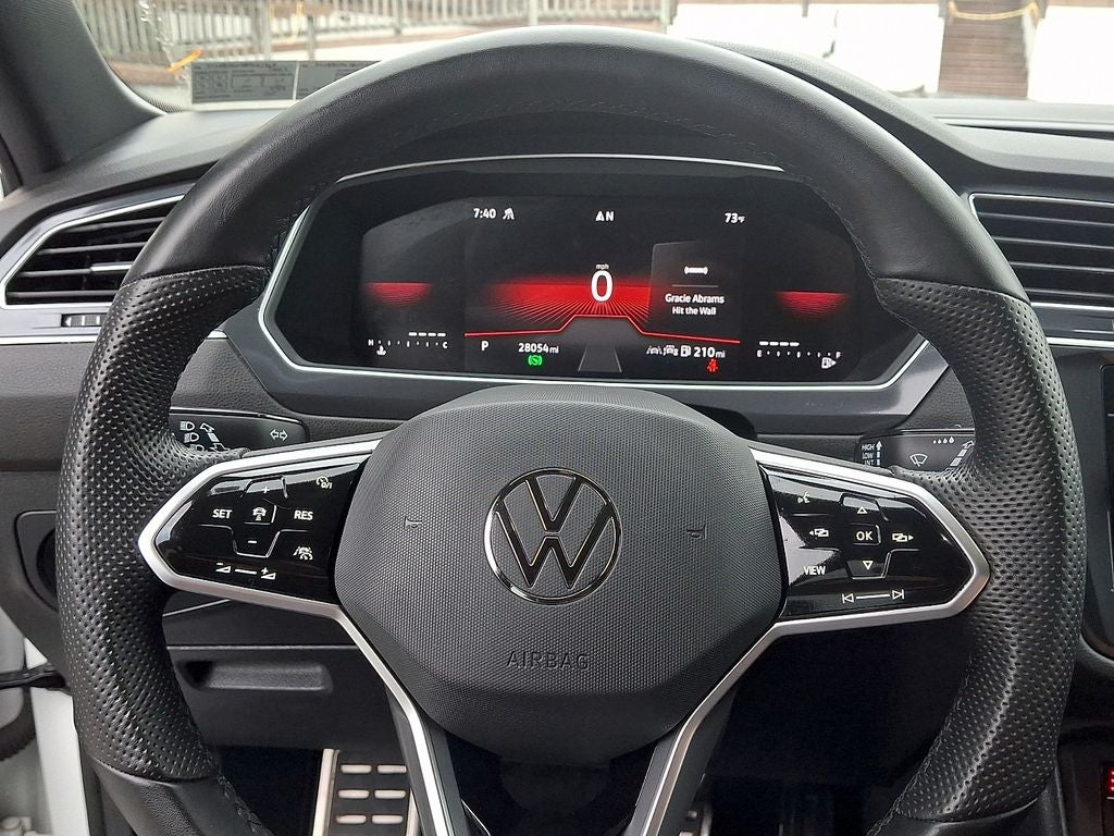 2024 Volkswagen Tiguan 2.0T SE R-Line Black