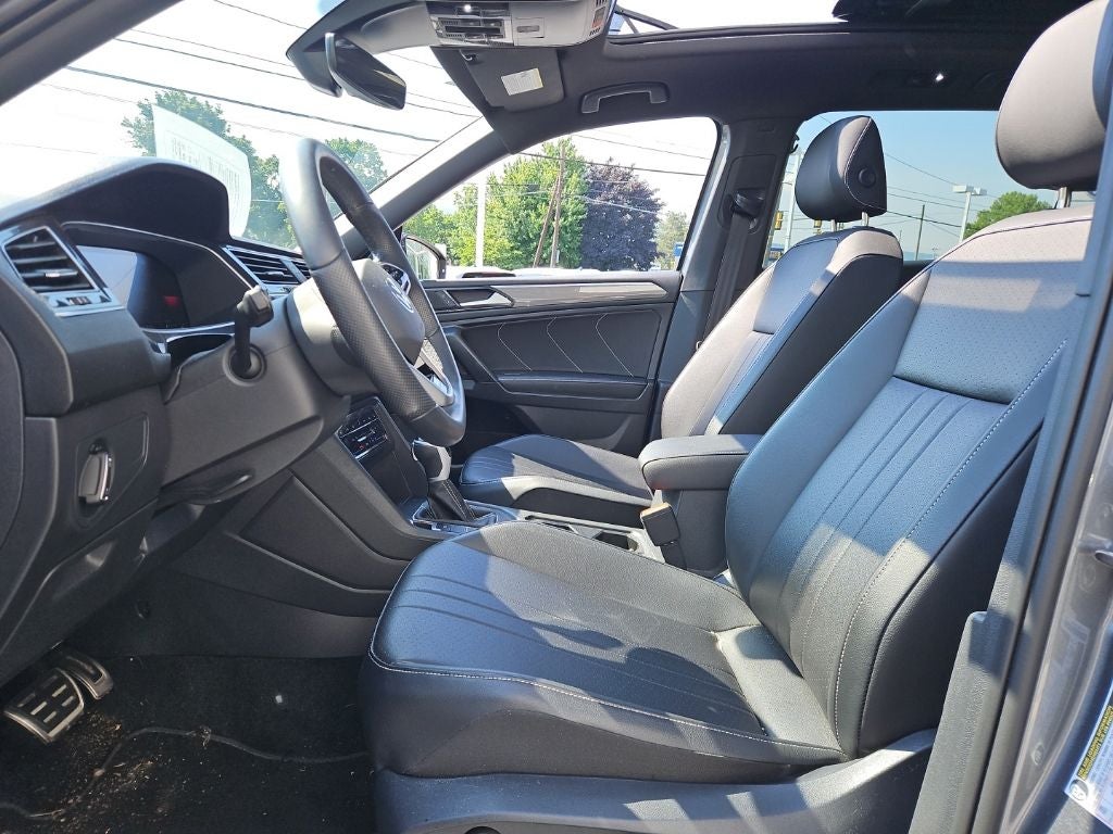 2023 Volkswagen Tiguan 2.0T SE R-Line Black