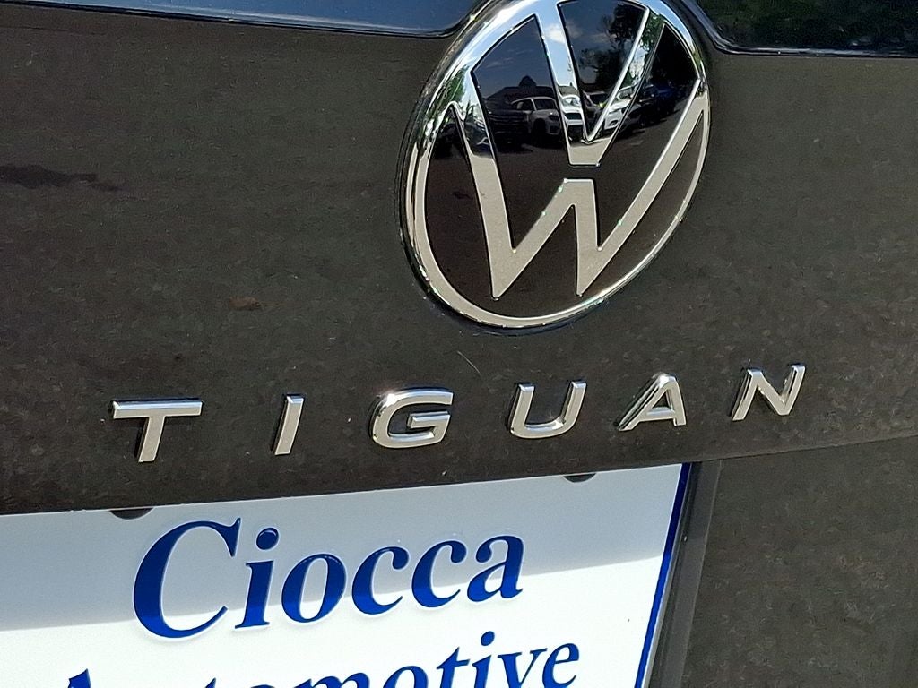 2023 Volkswagen Tiguan 2.0T SE R-Line Black
