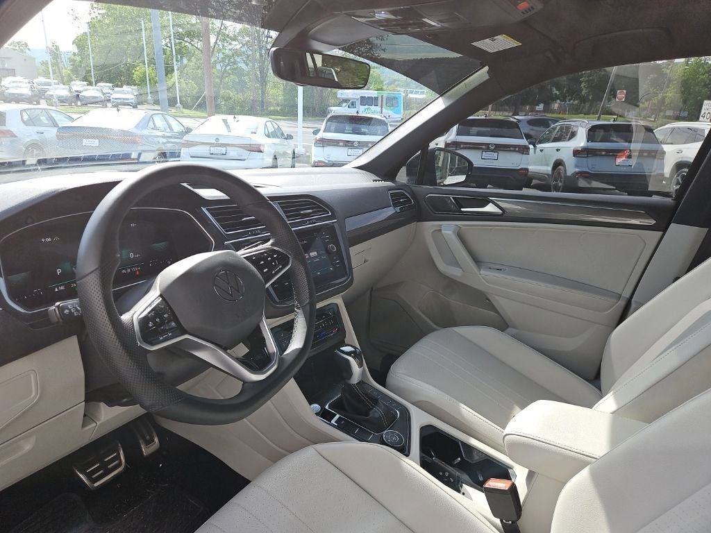 2024 Volkswagen Tiguan 2.0T SE R-Line Black