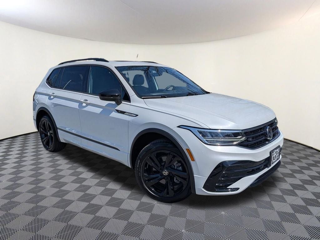 2024 Volkswagen Tiguan 2.0T SE R-Line Black