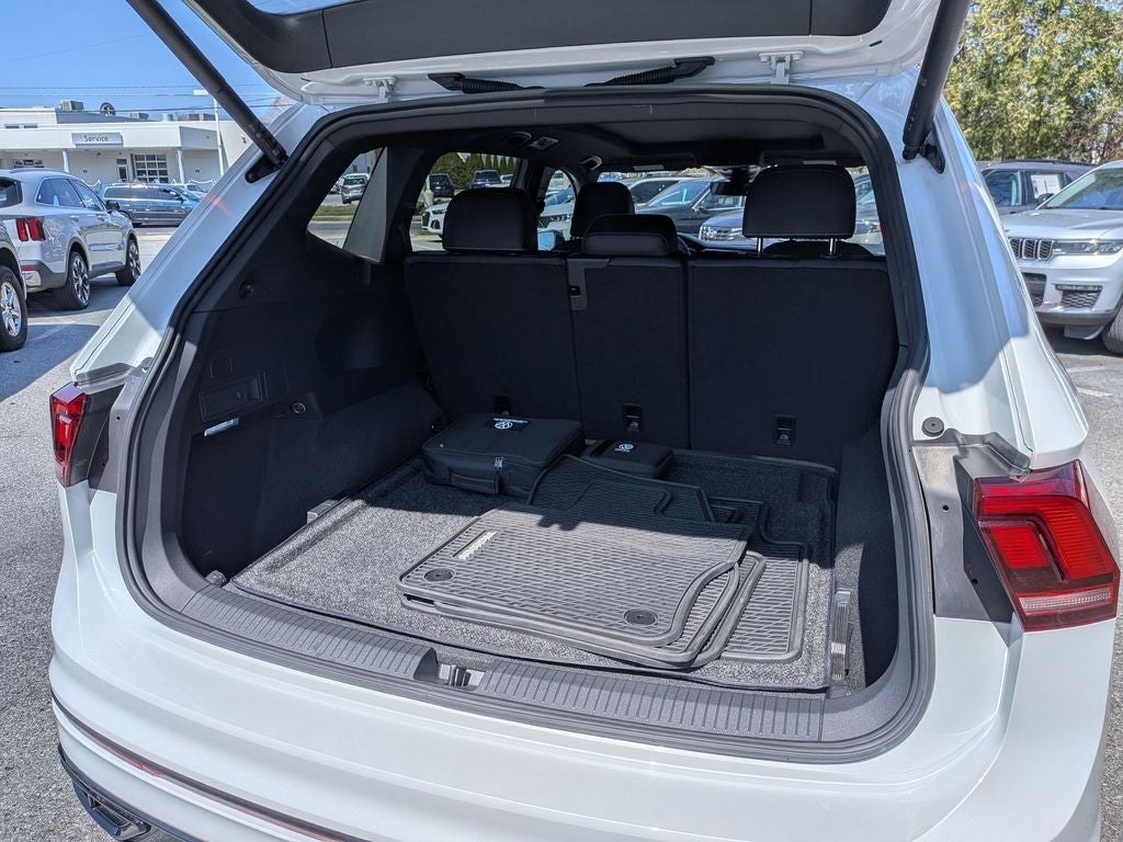 2024 Volkswagen Tiguan 2.0T SE R-Line Black