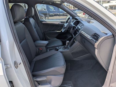 2024 Volkswagen Tiguan 2.0T SE R-Line Black