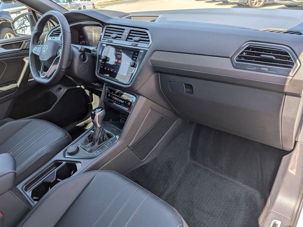 2024 Volkswagen Tiguan 2.0T SE R-Line Black