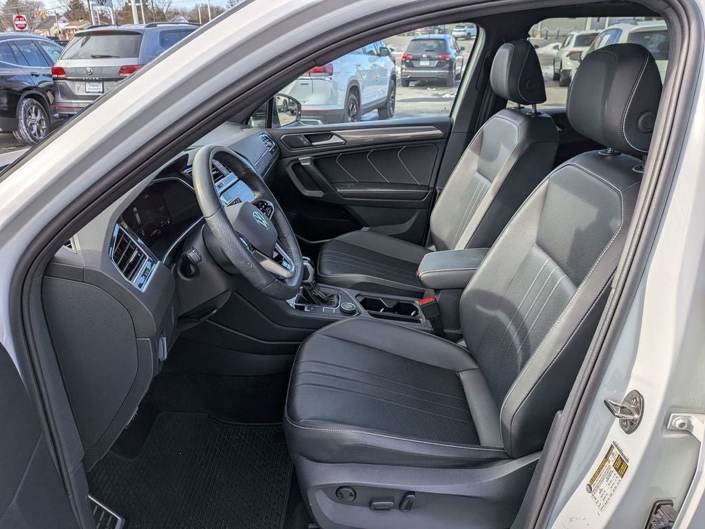 2024 Volkswagen Tiguan 2.0T SE R-Line Black