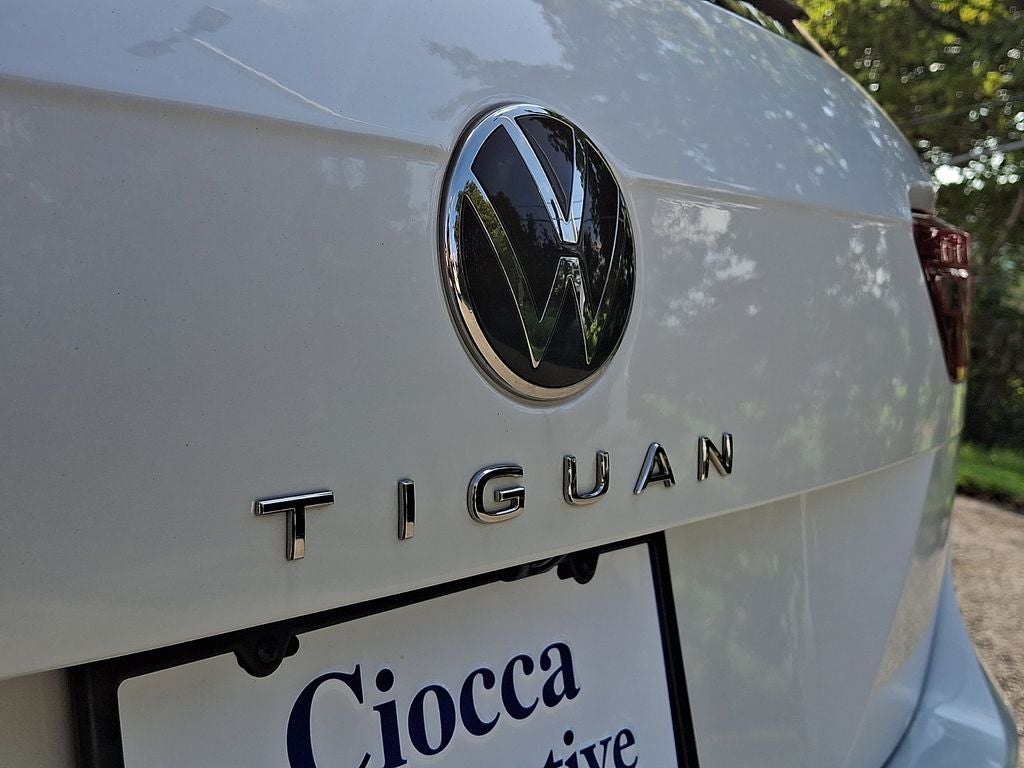 2023 Volkswagen Tiguan 2.0T SE R-Line Black