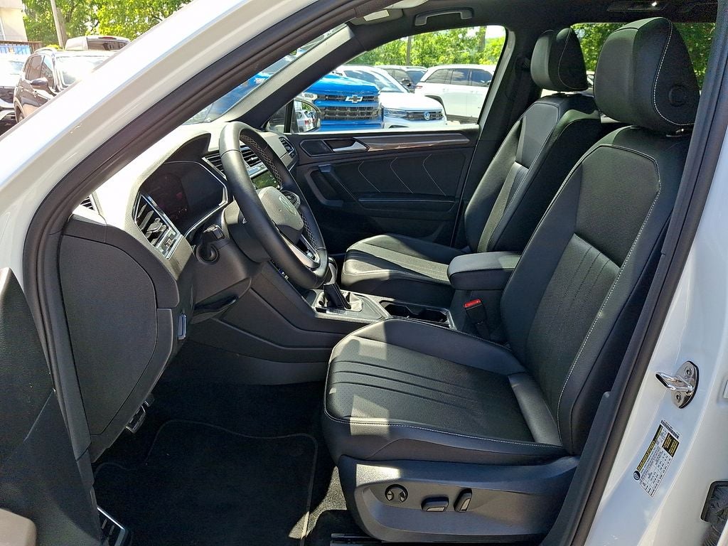 2023 Volkswagen Tiguan 2.0T SE R-Line Black