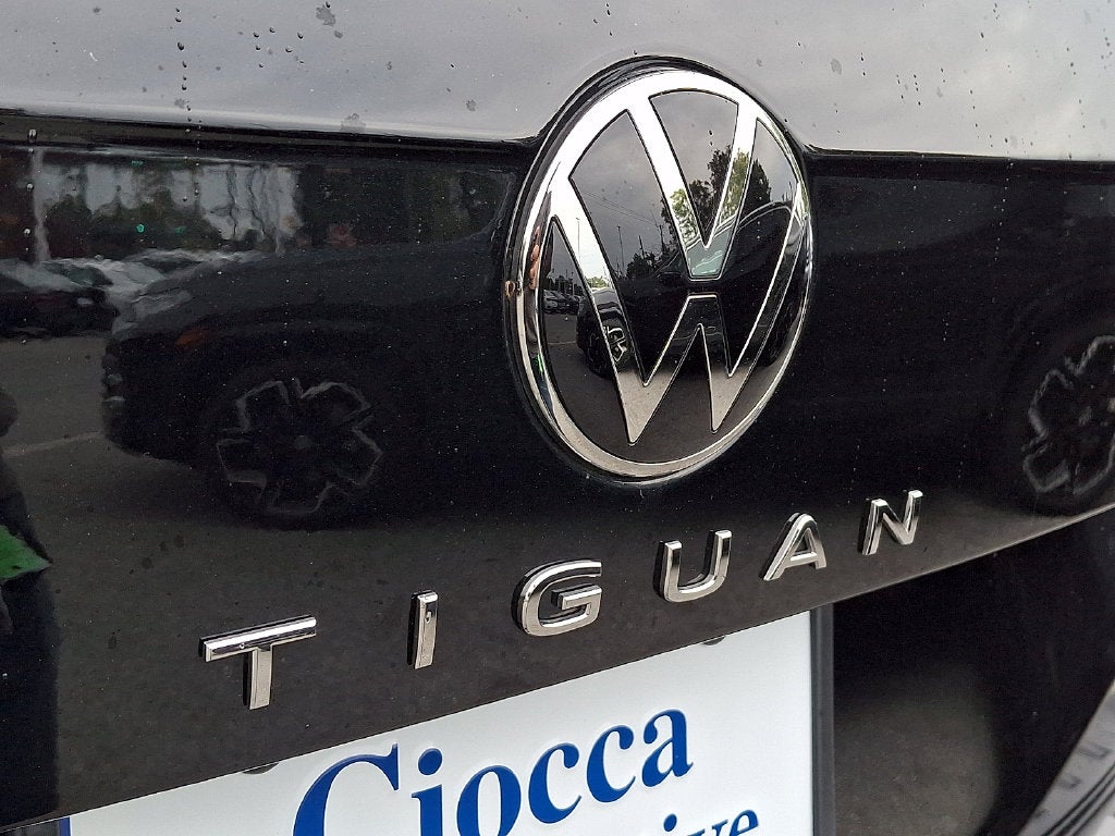 2023 Volkswagen Tiguan 2.0T SE R-Line Black