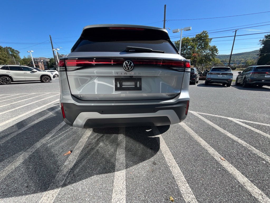 2025 Volkswagen Tiguan 2.0T SE