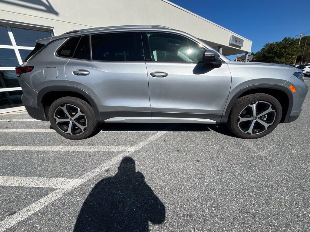 2025 Volkswagen Tiguan 2.0T SE