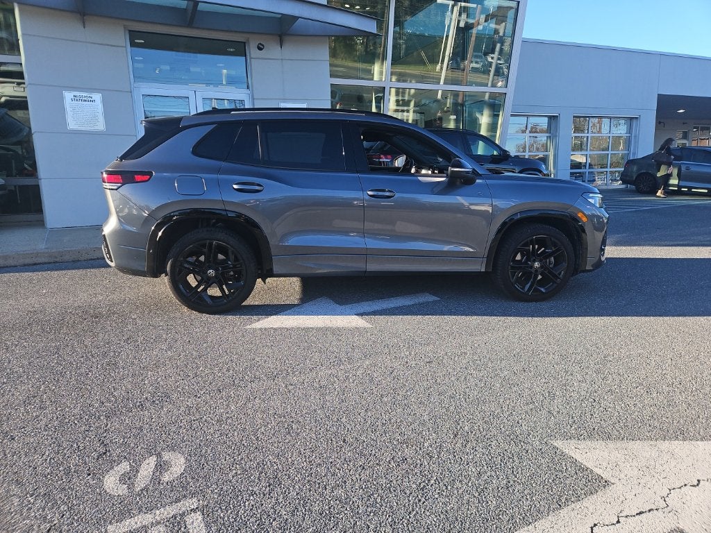 2025 Volkswagen Tiguan 2.0T SE R-Line Black