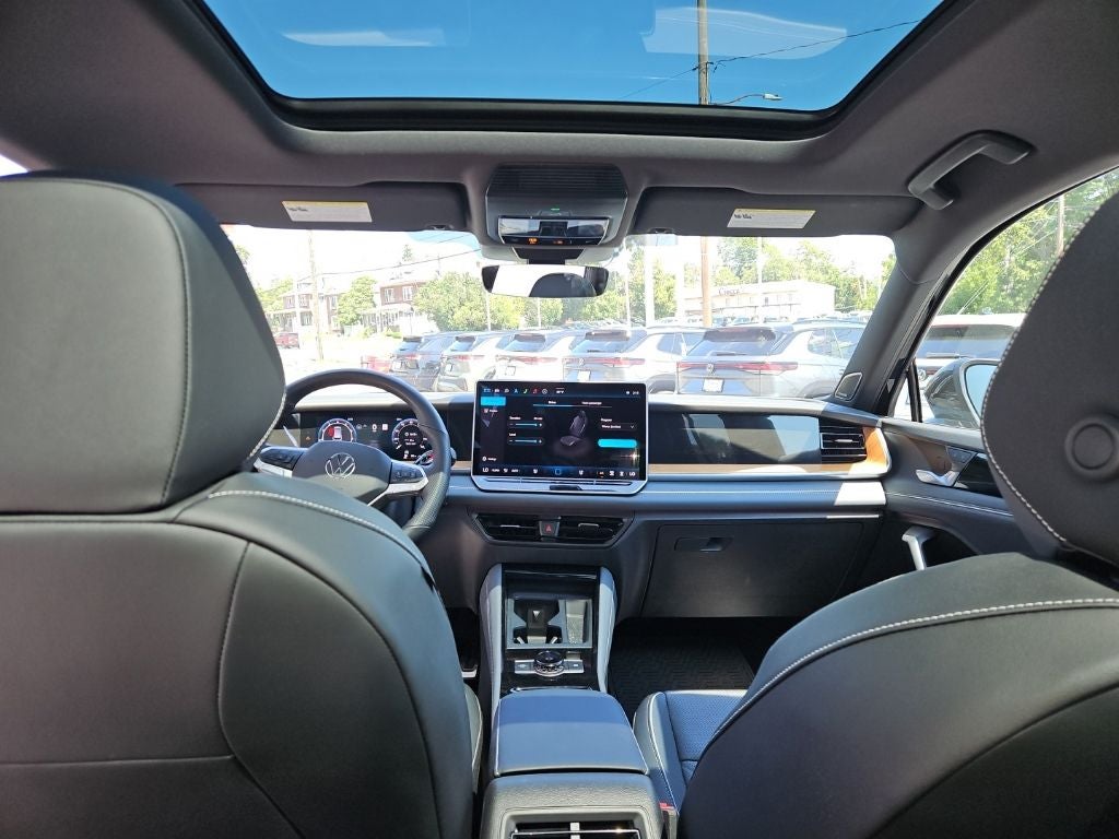 2025 Volkswagen Tiguan 2.0T SEL R-Line