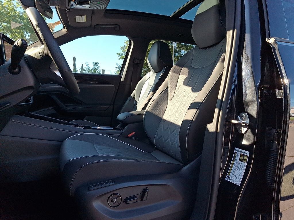 2025 Volkswagen Tiguan 2.0T SEL R-Line