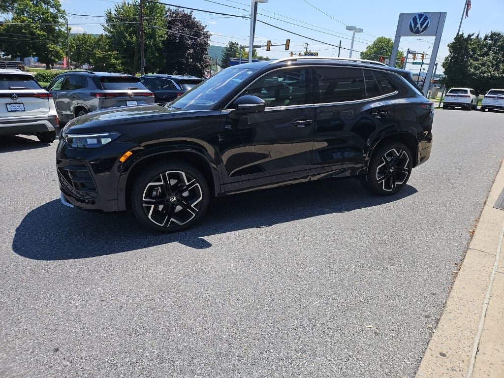 2025 Volkswagen Tiguan 2.0T SEL R-Line