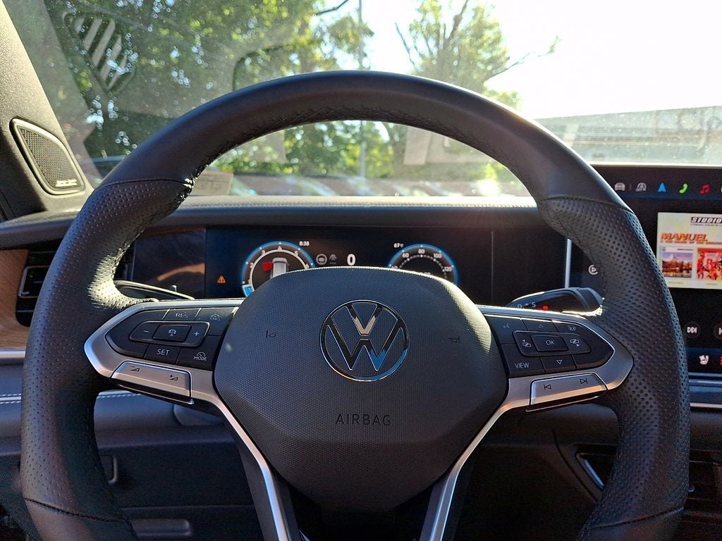 2025 Volkswagen Tiguan 2.0T SEL R-Line