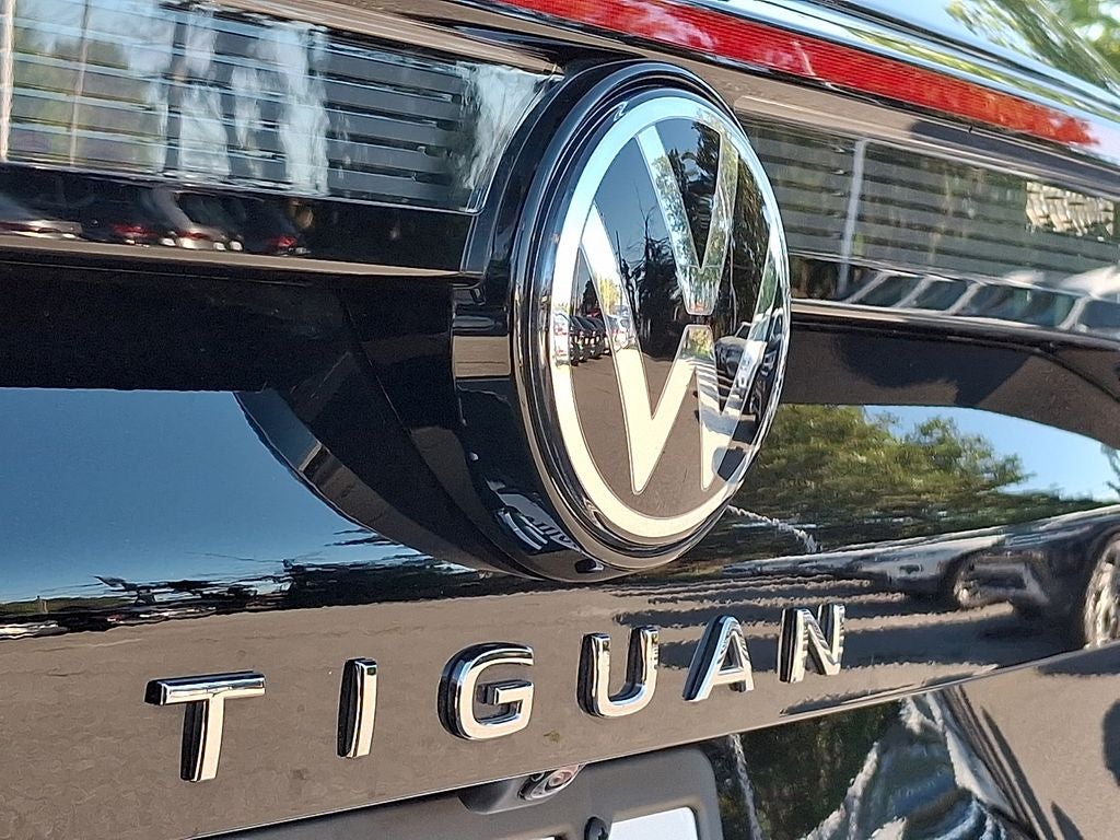 2025 Volkswagen Tiguan 2.0T SEL R-Line
