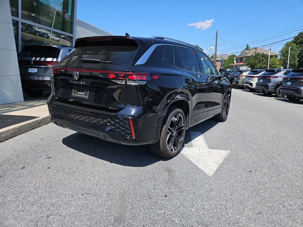 2025 Volkswagen Tiguan 2.0T SEL R-Line