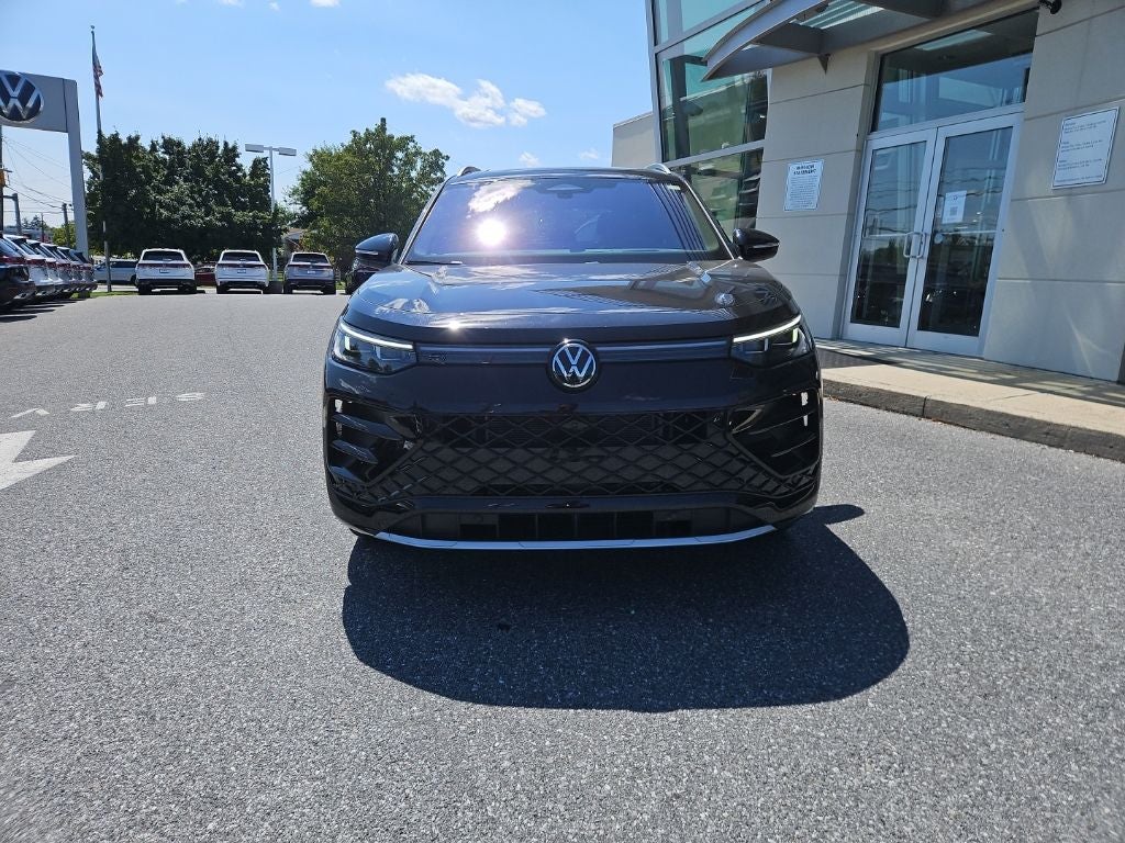 2025 Volkswagen Tiguan 2.0T SEL R-Line