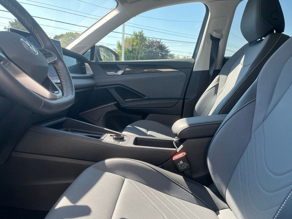 2025 Volkswagen Tiguan 2.0T SE