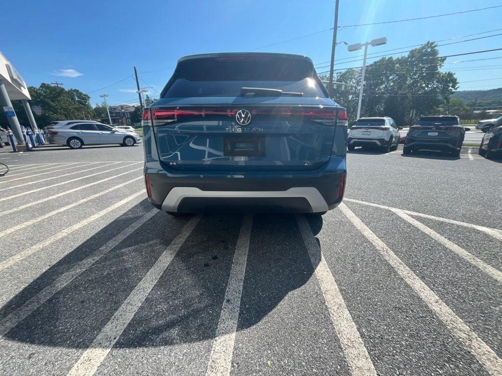 2025 Volkswagen Tiguan 2.0T SE