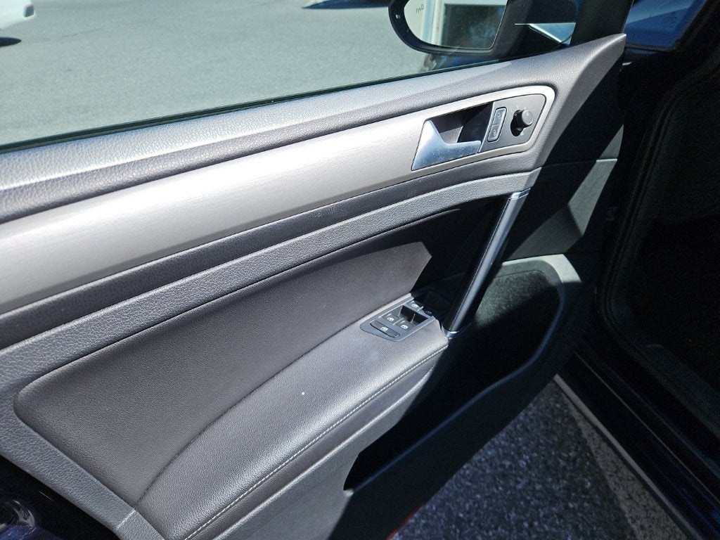 2017 Volkswagen Golf S