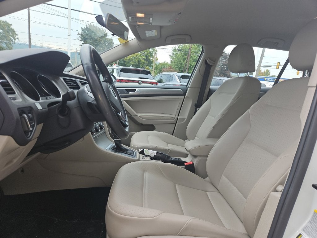 2015 Volkswagen Golf TDI S 4-Door