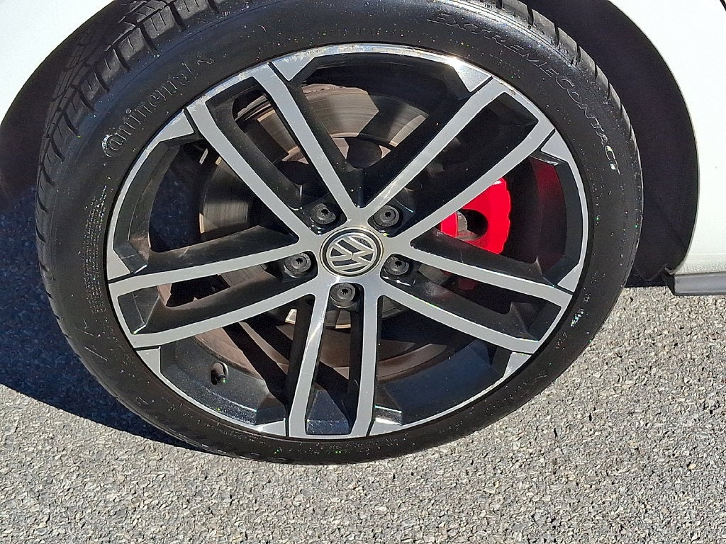 2017 Volkswagen Golf GTI Sport