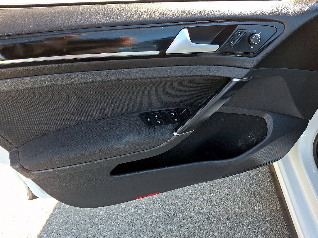 2017 Volkswagen Golf GTI Sport