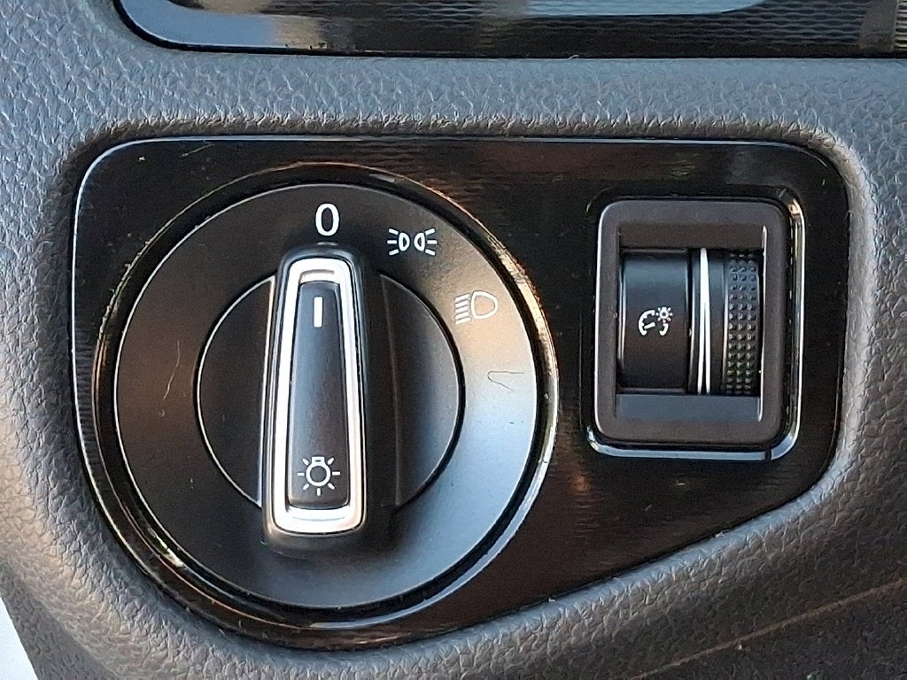 2017 Volkswagen Golf GTI Sport