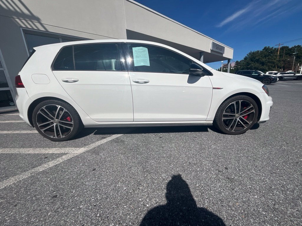 2017 Volkswagen Golf GTI Sport