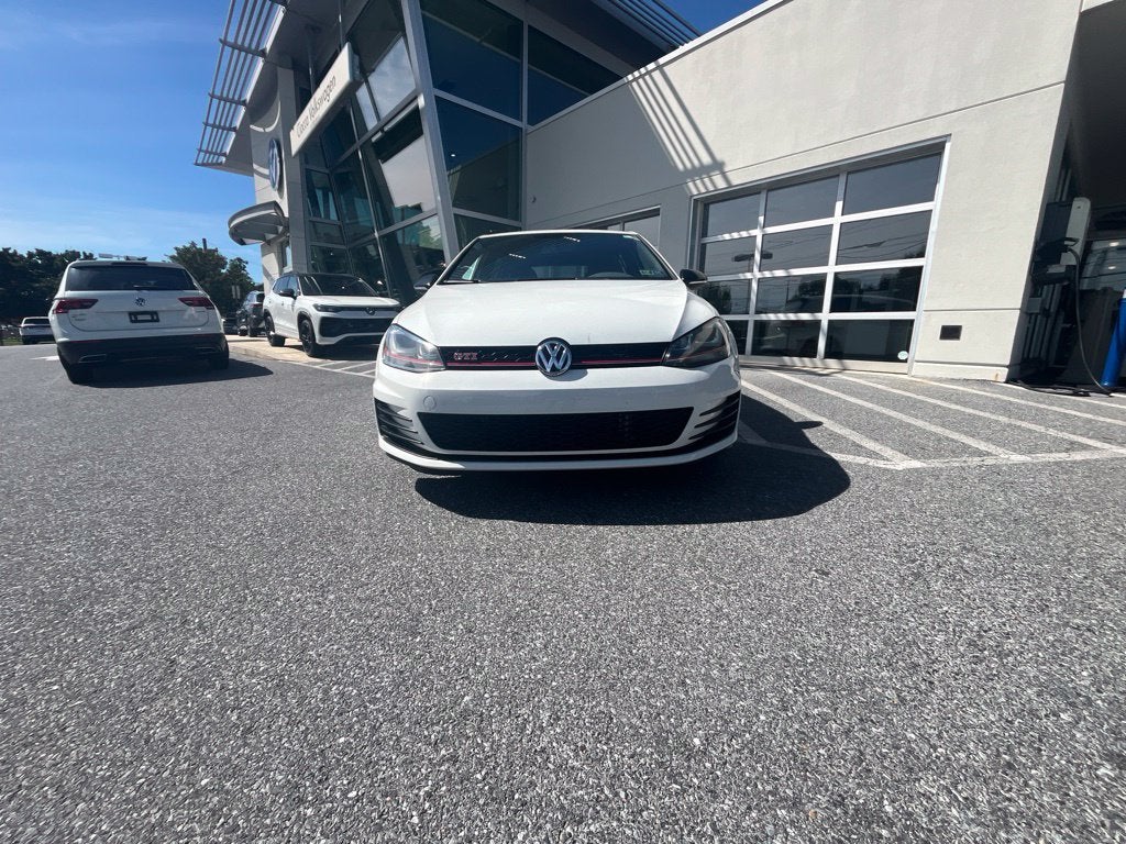2017 Volkswagen Golf GTI Sport