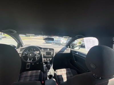 2017 Volkswagen Golf GTI Sport