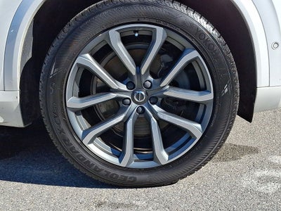 2019 Volvo XC90 T6 Momentum