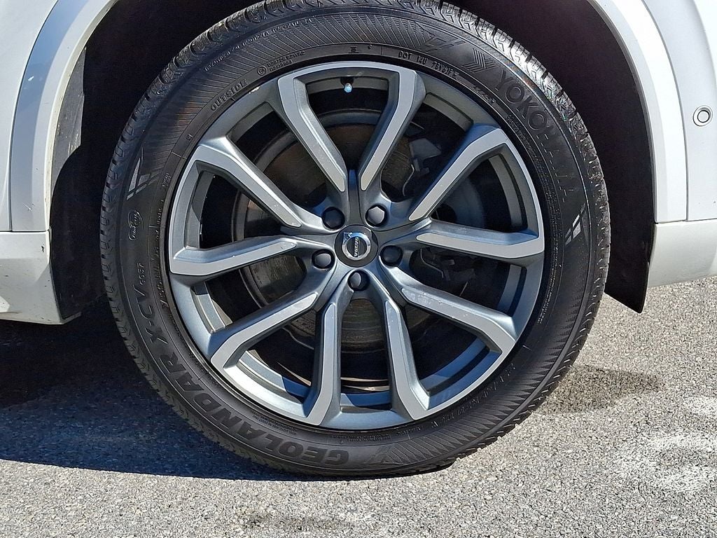 2019 Volvo XC90 T6 Momentum