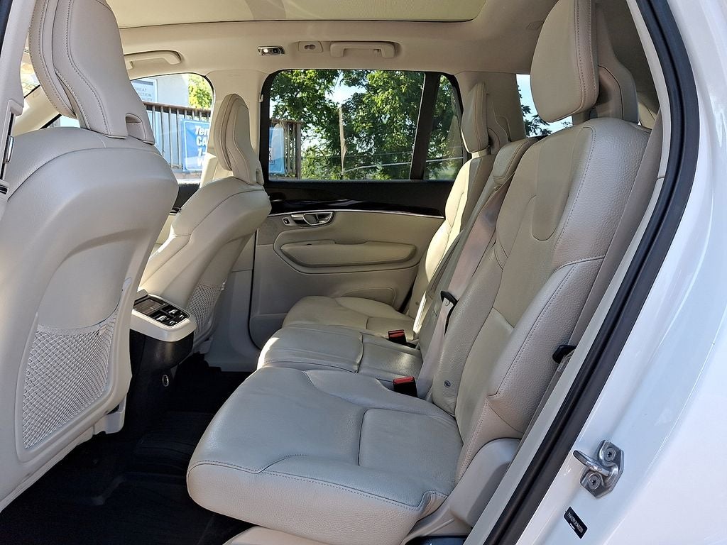 2019 Volvo XC90 T6 Momentum