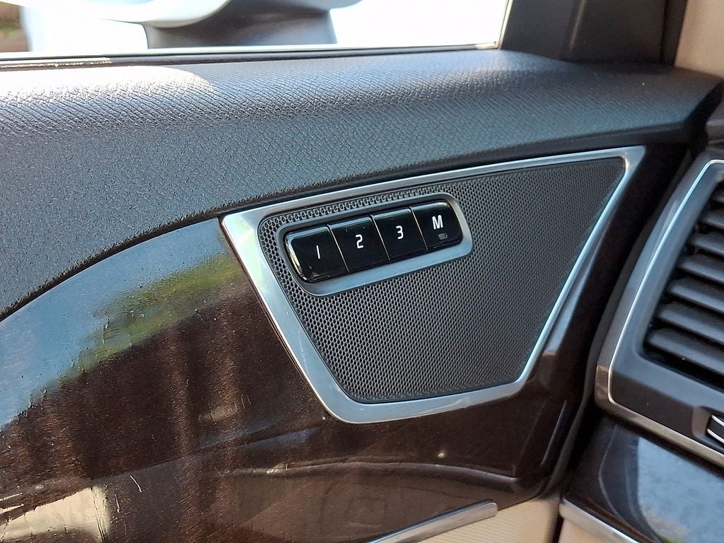 2019 Volvo XC90 T6 Momentum