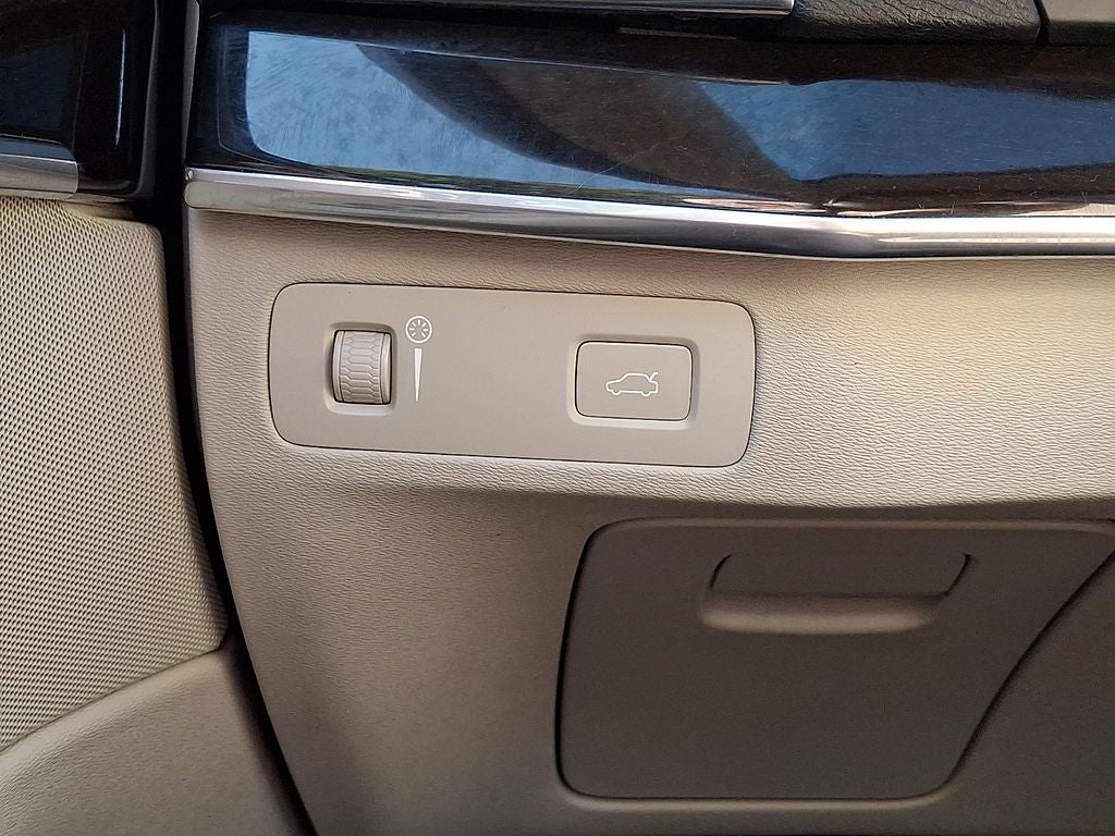 2019 Volvo XC90 T6 Momentum
