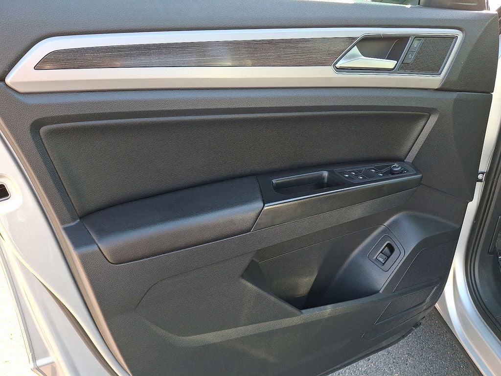 2018 Volkswagen Atlas 2.0T SE w/Technology