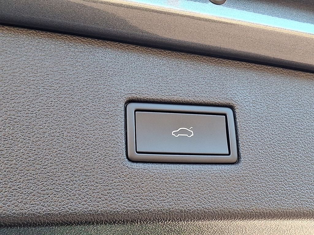 2022 Volkswagen Tiguan 2.0T SEL R-Line