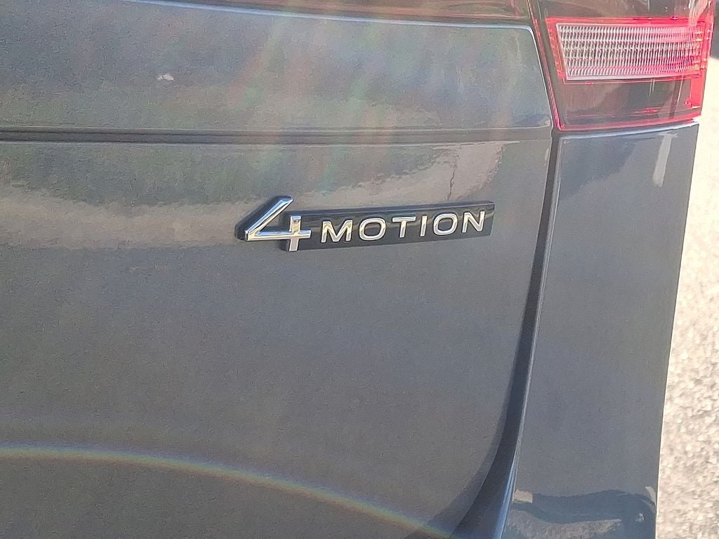 2022 Volkswagen Tiguan 2.0T SEL R-Line